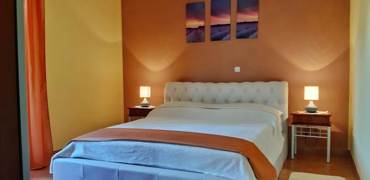 Apartments Angela Žbandaj Екстериор снимка