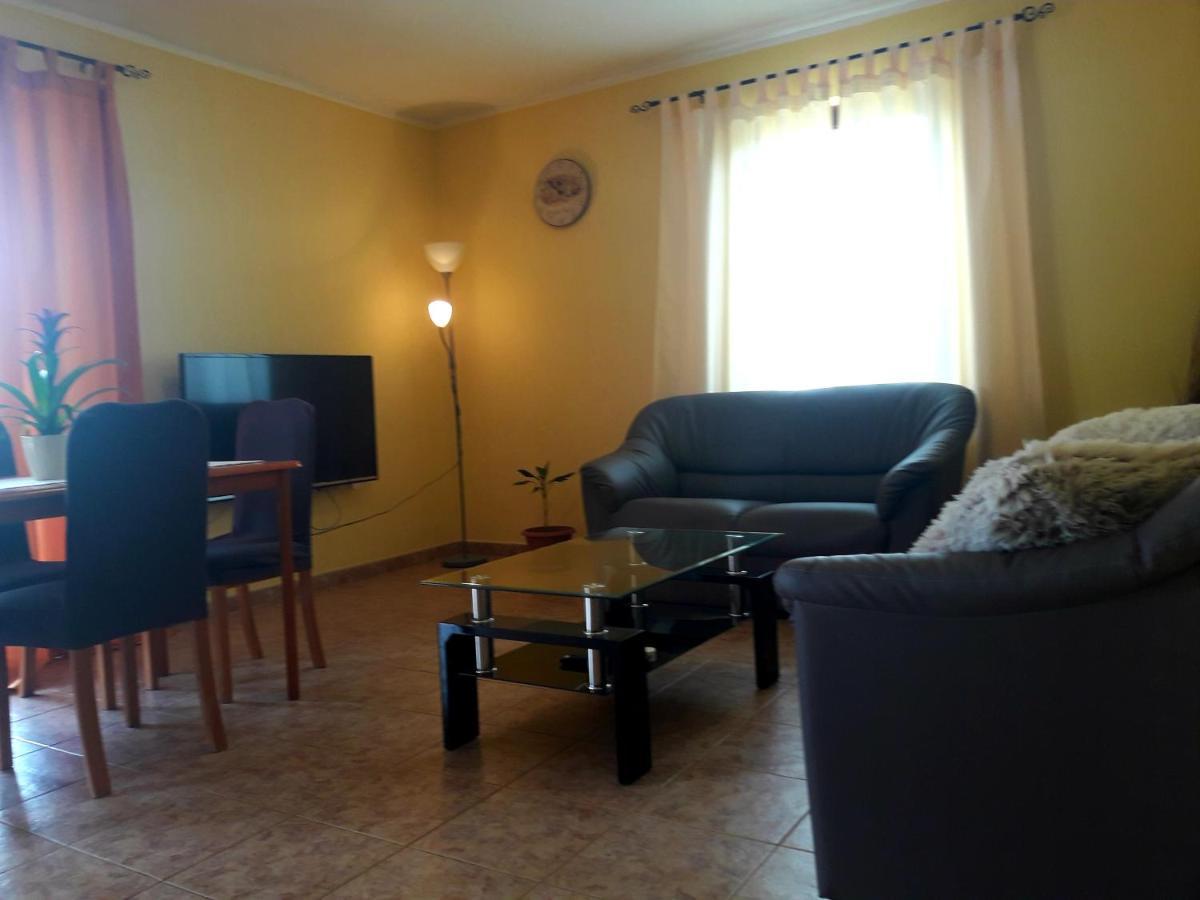 Apartments Angela Žbandaj Екстериор снимка