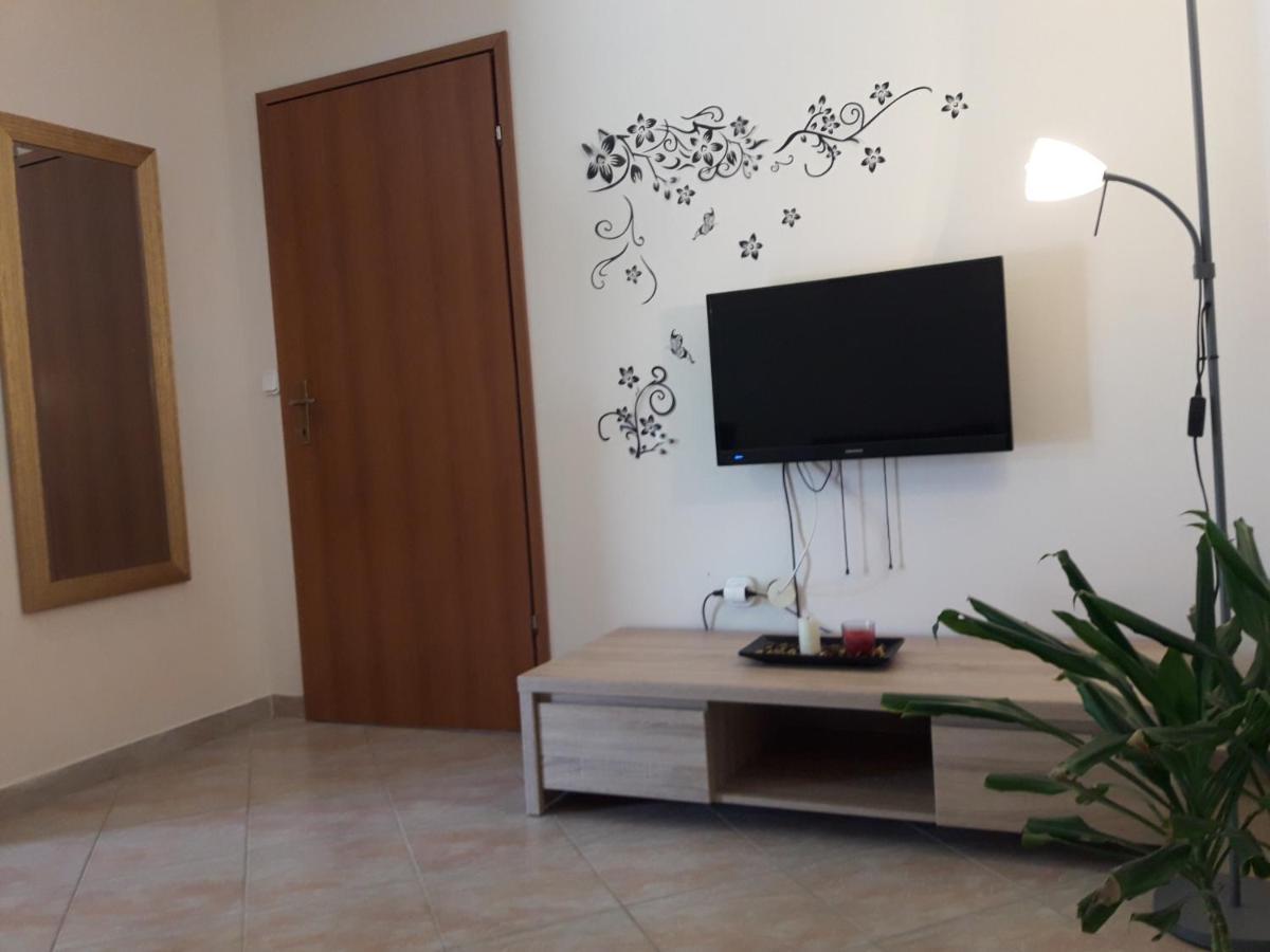 Apartments Angela Žbandaj Екстериор снимка