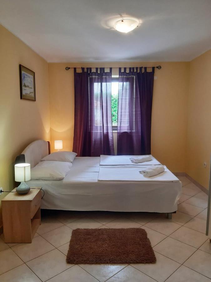 Apartments Angela Žbandaj Екстериор снимка