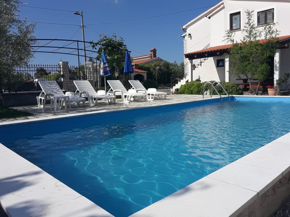 Apartments Angela Žbandaj Екстериор снимка
